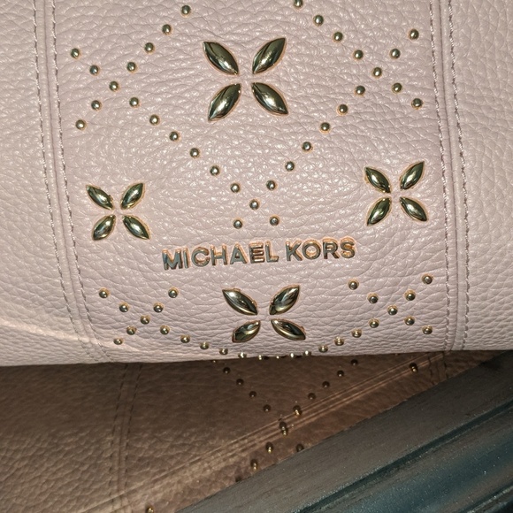 Michael Kors Leighton Large Shoulder Tote - Picture 2 of 8